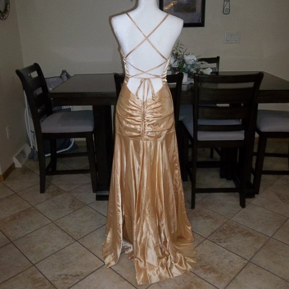Jessica McClintock Size 7 Prom or Homecoming Dress - Picture 2 of 6
